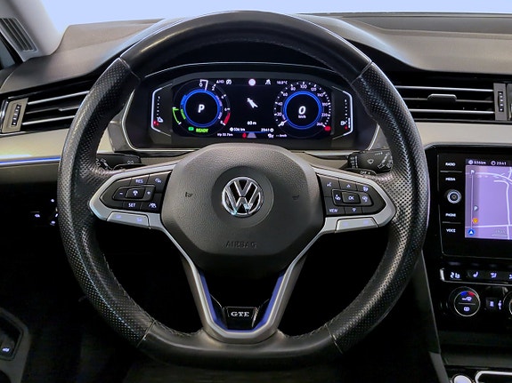 Volkswagen Passat 10 of 21