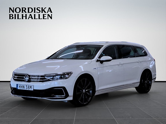 Volkswagen Passat 3 of 21