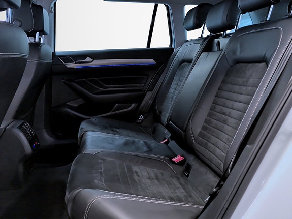Volkswagen Passat 17 of 21