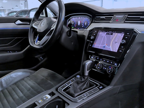 Volkswagen Passat 16 of 21