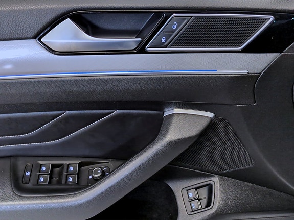 Volkswagen Passat 8 of 21