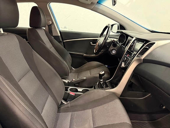 Hyundai i30 8 of 10