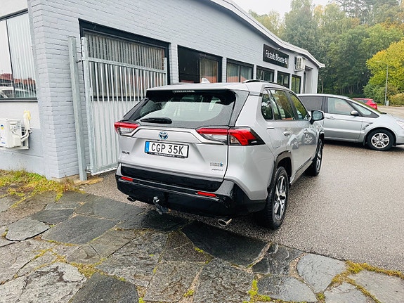 Toyota RAV4 3 of 26