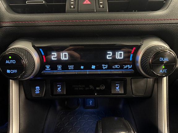 Toyota RAV4 23 of 26