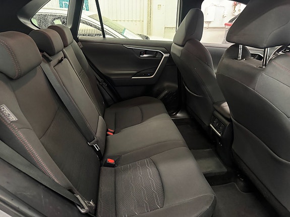 Toyota RAV4 18 of 26