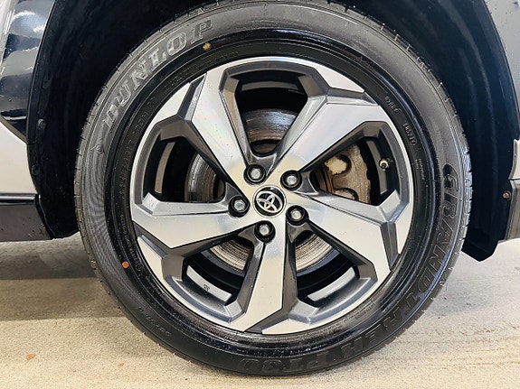 Toyota RAV4 11 of 26
