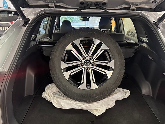 Toyota RAV4 12 of 26