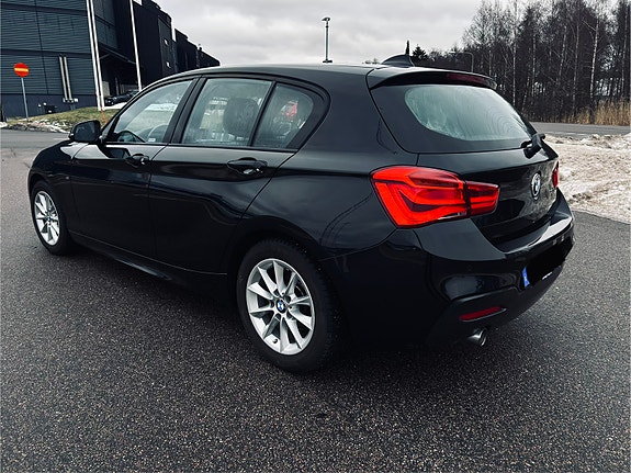 BMW 118i 2 of 7