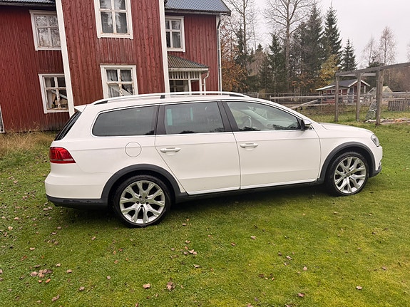 Volkswagen Passat Alltrack 3 of 20