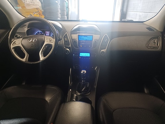 Hyundai ix35 8 of 17
