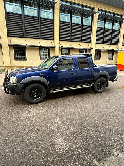 Nissan Navara 2 of 5