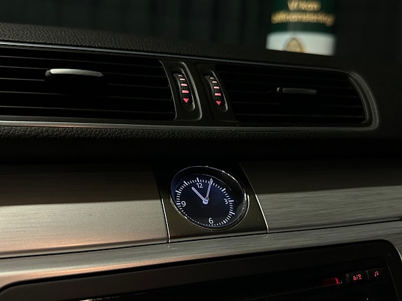Volkswagen Passat Alltrack 24 of 27