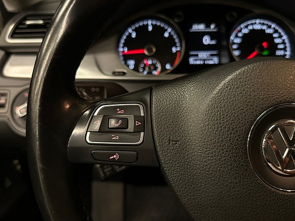 Volkswagen Passat Alltrack 16 of 27