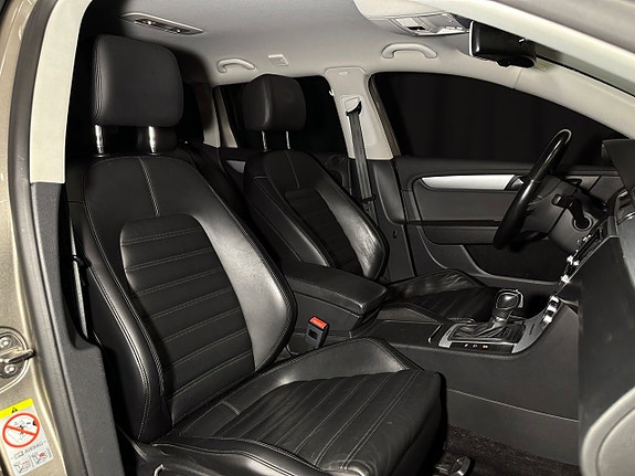 Volkswagen Passat Alltrack 11 of 27