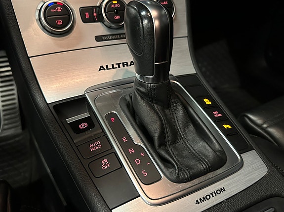 Volkswagen Passat Alltrack 21 of 27