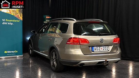 Volkswagen Passat Alltrack 5 of 27