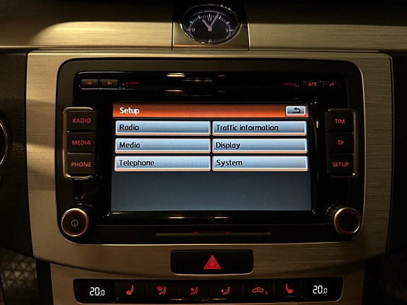 Volkswagen Passat Alltrack 19 of 27