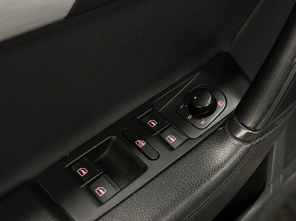 Volkswagen Passat Alltrack 23 of 27