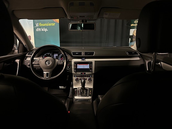 Volkswagen Passat Alltrack 9 of 27