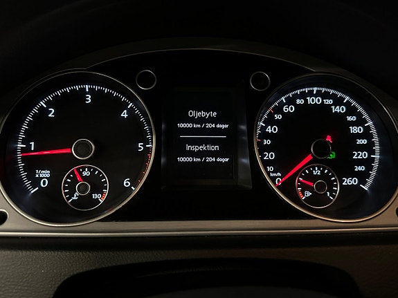 Volkswagen Passat Alltrack 18 of 27