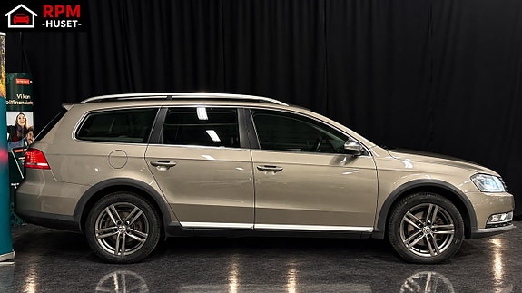 Volkswagen Passat Alltrack 7 of 27