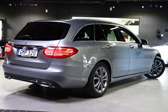 Mercedes-Benz C220 d 4 of 30
