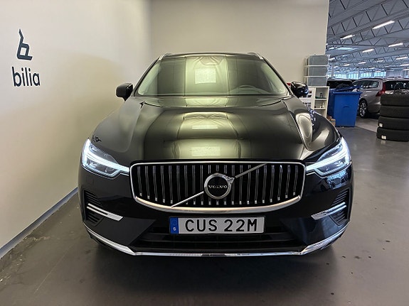 Volvo XC60 2 of 24