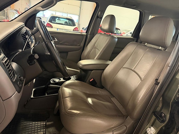 Mazda Tribute 12 of 14