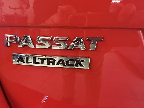 Volkswagen Passat Alltrack 14 of 15