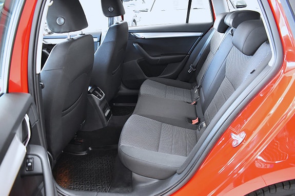 Skoda Octavia 8 of 17