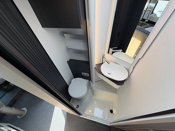 Adria Compact Select DL *JUBILEUMSERBJUDANDE* 12 of 18