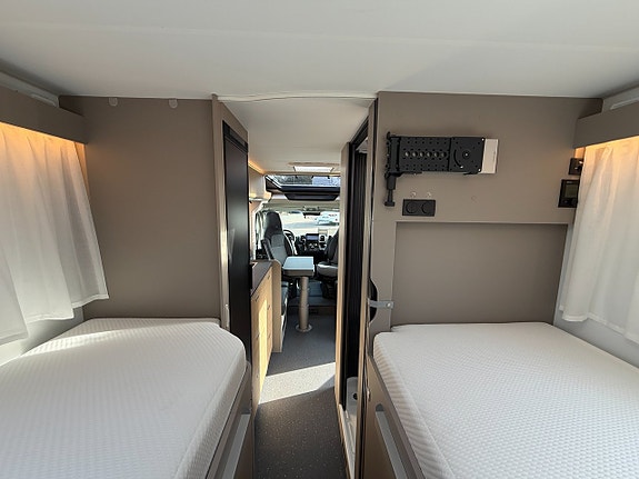 Adria Compact Select DL *JUBILEUMSERBJUDANDE* 14 of 18