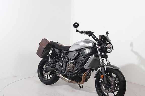 Yamaha XSR700 2 of 7