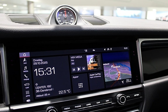 Porsche Macan S 9 of 11