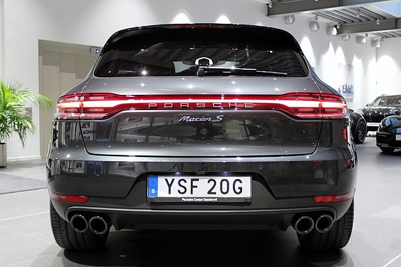 Porsche Macan S 6 of 11