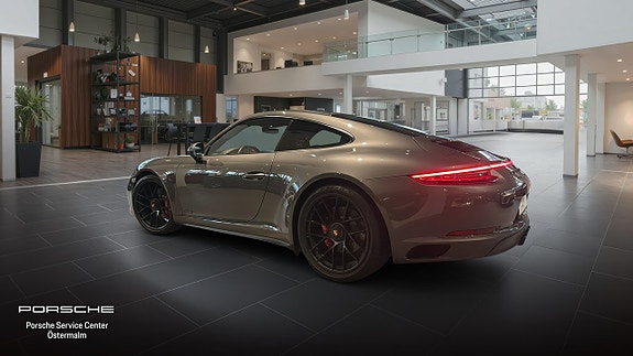 Porsche 911 Carrera 4 GTS 2 of 16