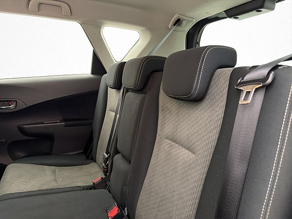 Toyota Verso-S 23 of 27