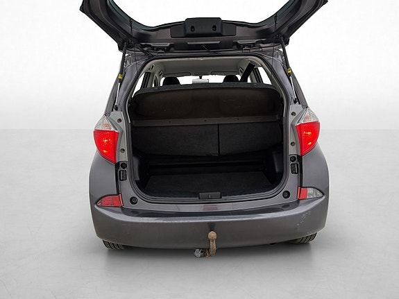 Toyota Verso-S 9 of 27