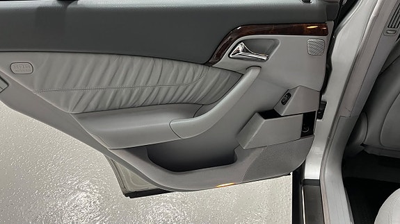 Mercedes-Benz S500 24 of 29