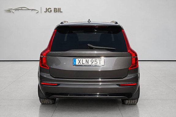 Volvo XC90 5 of 25