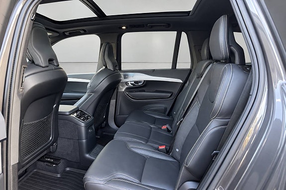 Volvo XC90 17 of 25