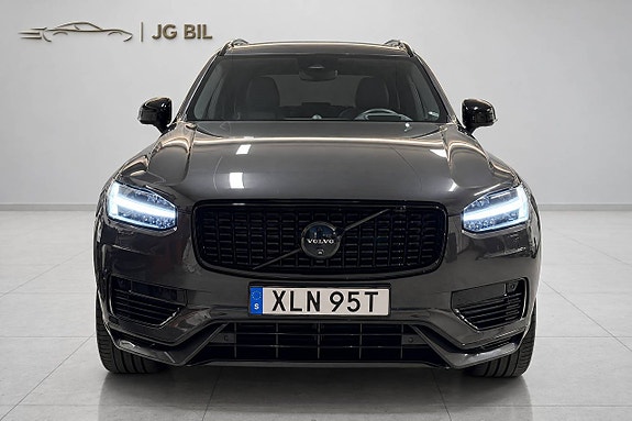 Volvo XC90 14 of 25