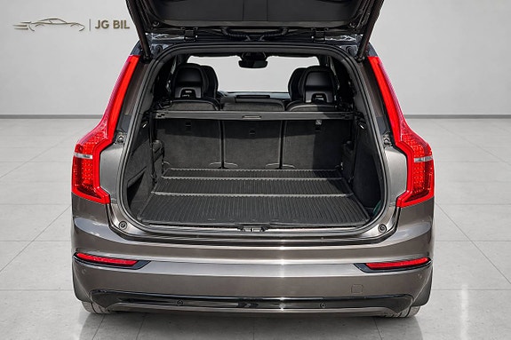 Volvo XC90 8 of 25