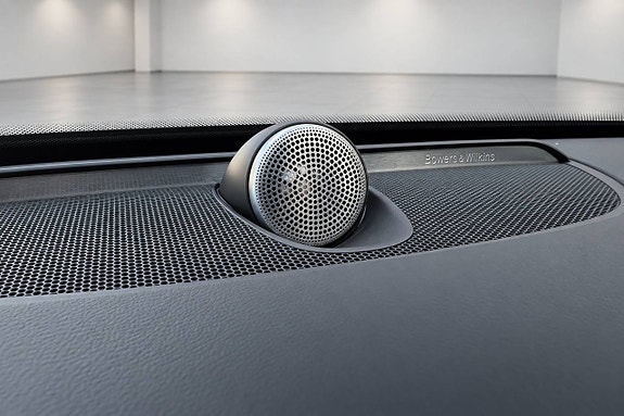 Volvo XC90 20 of 25
