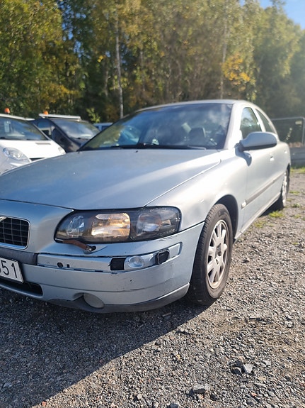 Volvo S60 3 of 7