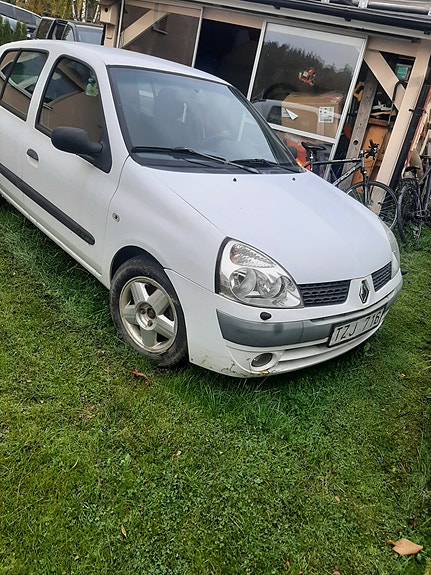 Renault Clio 2 of 3