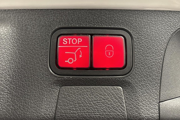 Mercedes-Benz CLA250 e 18 of 21