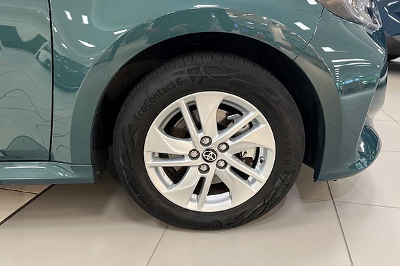 Toyota Yaris 15 of 18