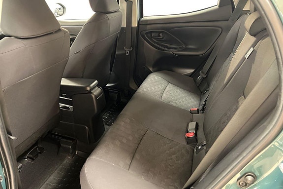 Toyota Yaris 11 of 18