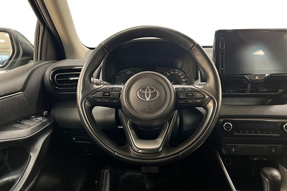 Toyota Yaris 9 of 18